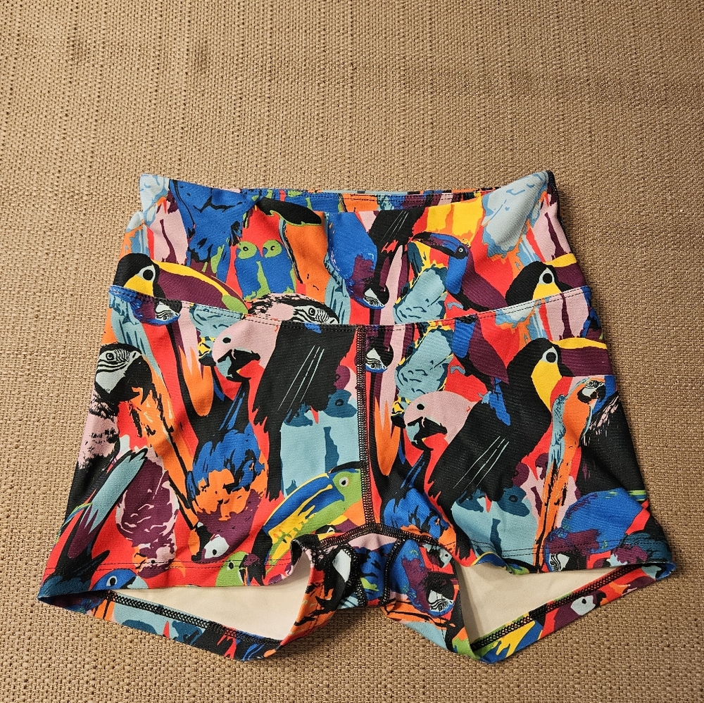 BOA Parrot Crop Workout Shorts sz Sm